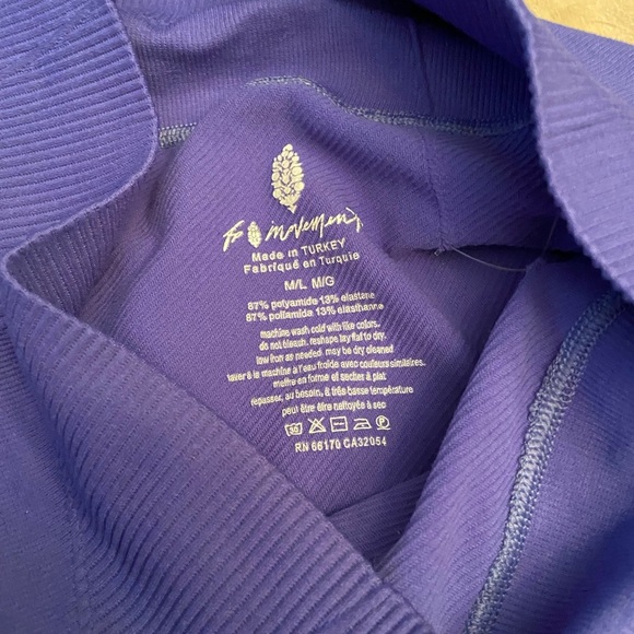 Lululemon Gather & Crow Crop 21" Size M/L - Picture 3 of 11